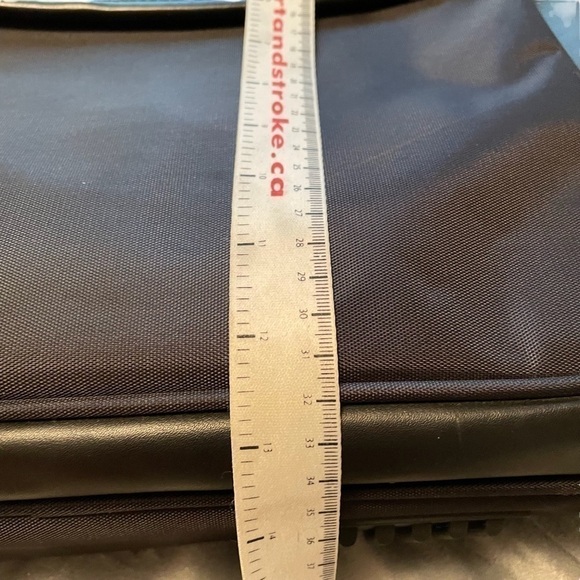 TARGUS Standard Notebook Case - Very good used condition - Shoulder strap - Picture 7 of 12